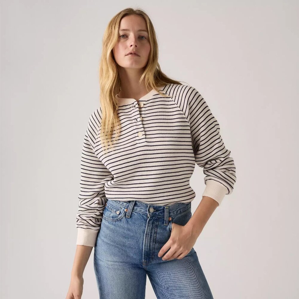 Size: M NWT Levi's Lassen Henley Sweatshirt   New with tags, brand new.   Color: